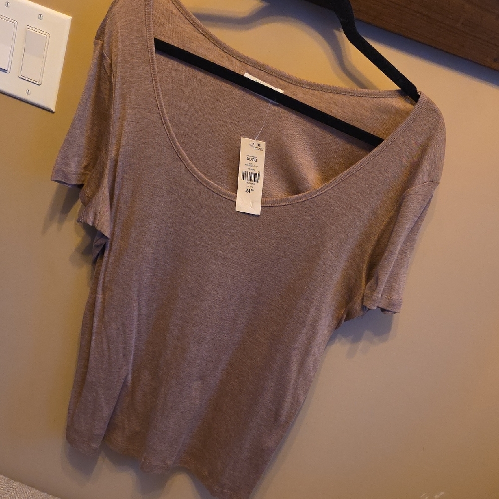 Suzy Shier Taupe Scoop Neck Short Sleeve Tee